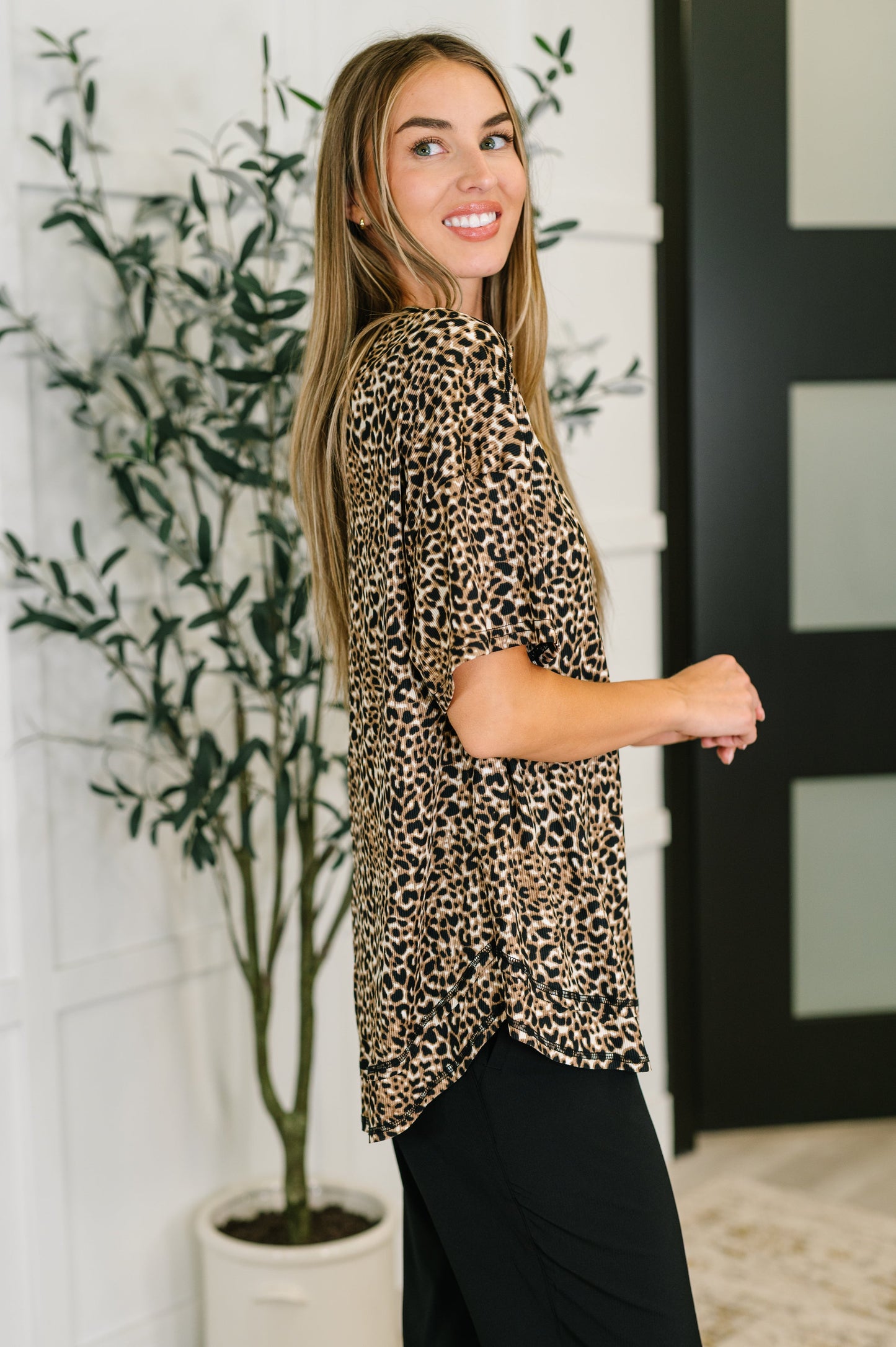 Feline Fine Ribbed Knit Relaxed Tee in Mocha