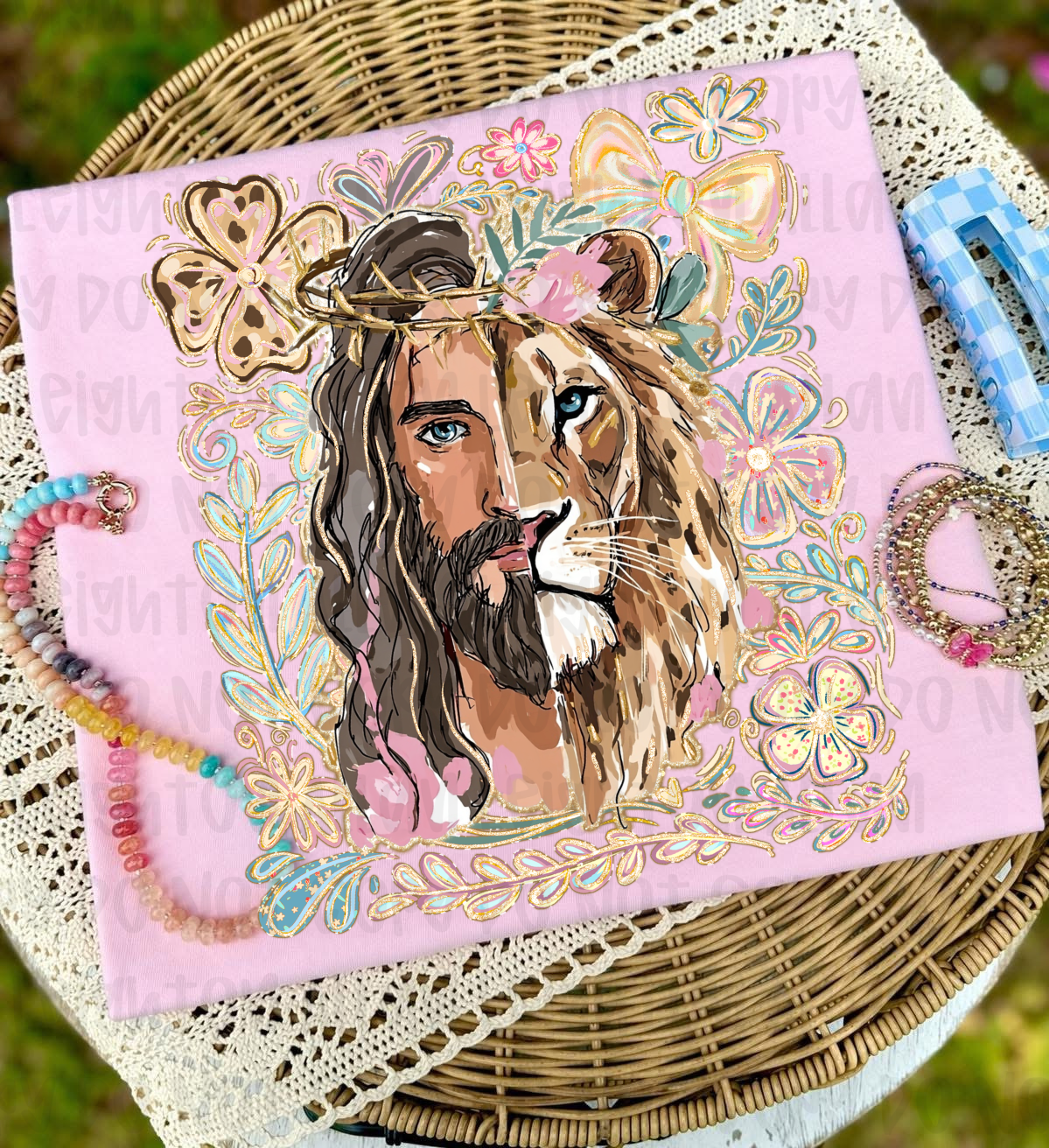 Lion of Judah Christian Shirt | Jesus and Lion Graphic Tee | Faith Based Women's T-Shirt | Revelation 5:5 Christian Apparel